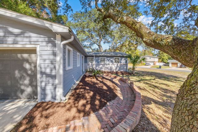 14 NW Bayou Woods Court, Fort Walton Beach, FL 32548