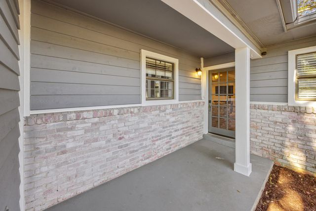 14 NW Bayou Woods Court, Fort Walton Beach, FL 32548