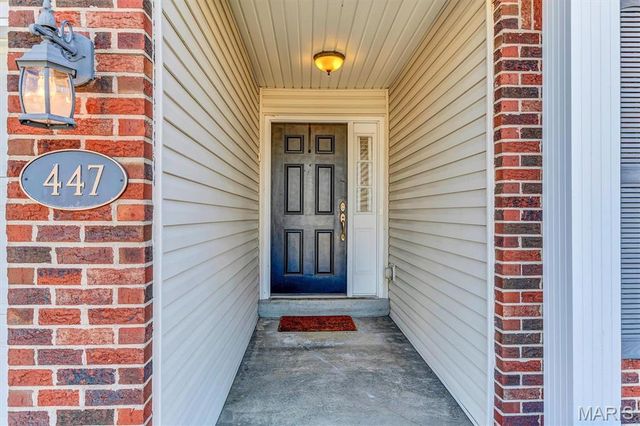 447 Angelique Place, St Charles, MO 63303