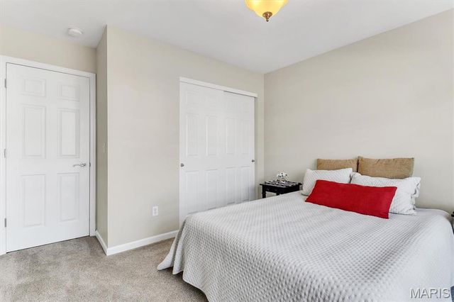 447 Angelique Place, St Charles, MO 63303