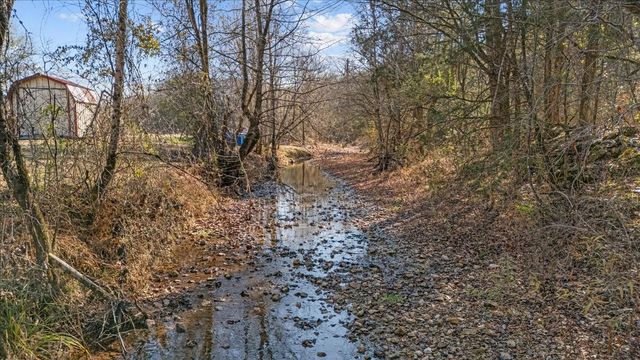 25 Cardinal Rd, Linden, TN 37096