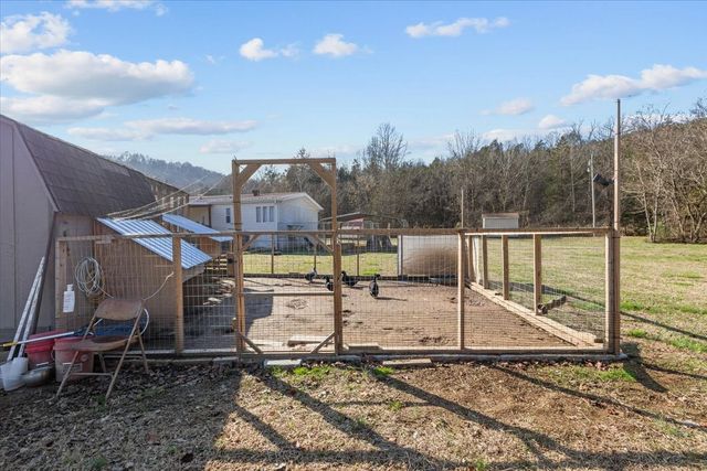 25 Cardinal Rd, Linden, TN 37096