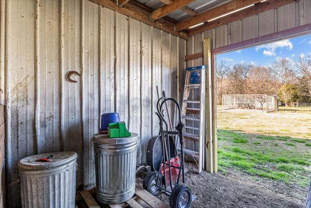 25 Cardinal Rd, Linden, TN 37096