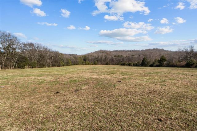 25 Cardinal Rd, Linden, TN 37096