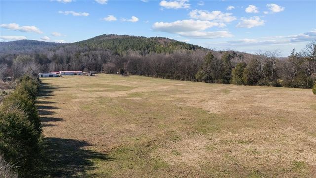 25 Cardinal Rd, Linden, TN 37096