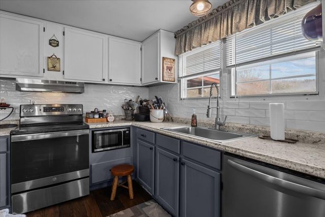 25 Cardinal Rd, Linden, TN 37096