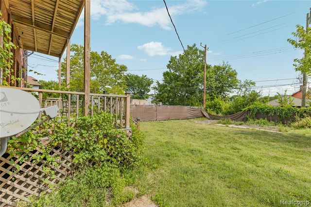 444 E Philadelphia Street, Detroit, MI 48202