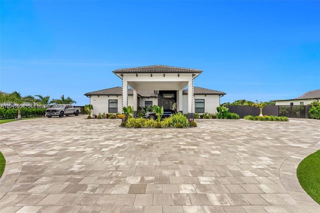 18261 SW 224th St, Miami, FL 33170