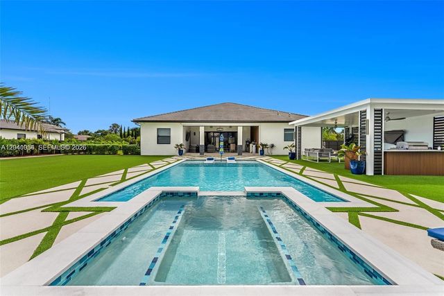 18261 SW 224th St, Miami, FL 33170