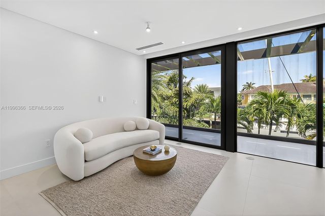 620 Solar Isle Drive, Fort Lauderdale, FL 33301