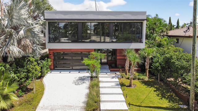 620 Solar Isle Drive, Fort Lauderdale, FL 33301