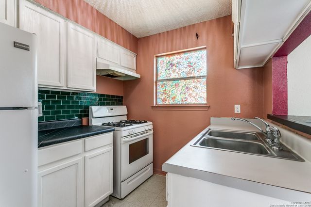 221 Sharer, San Antonio, TX 78208