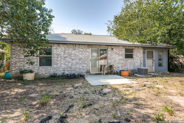 221 Sharer, San Antonio, TX 78208