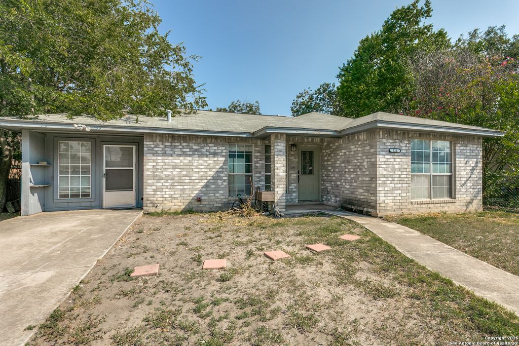 221 Sharer, San Antonio, TX 78208