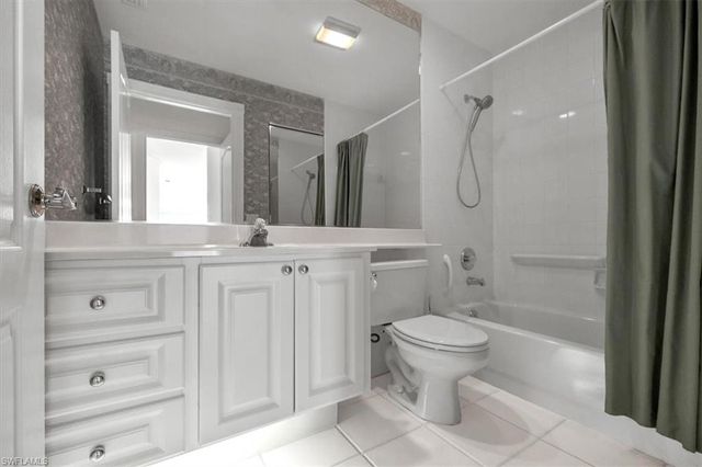 4155 Los Altos CT, Naples, FL 34109