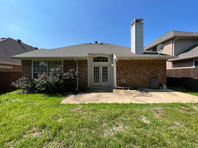 9811 Cliffside Drive, Irving, TX 75063