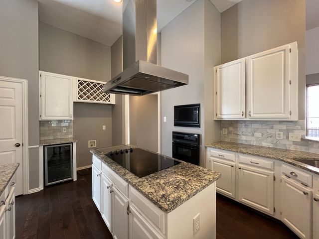 9811 Cliffside Drive, Irving, TX 75063