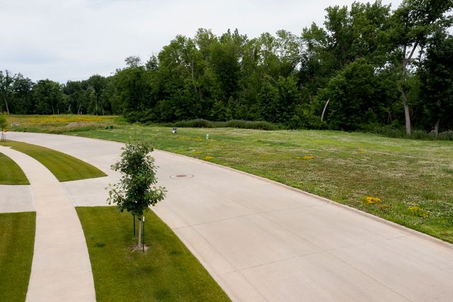 5601 Seminole Valley Trail NE, Cedar Rapids, IA 52411