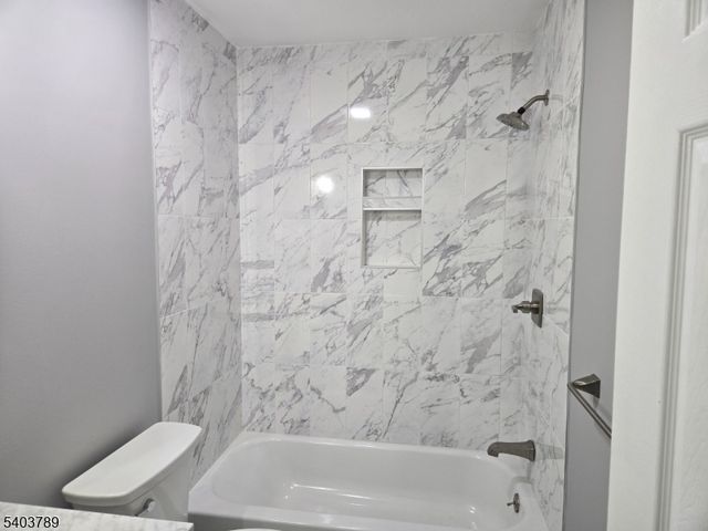 38 Fox Hill Ln, Hillsborough Twp., NJ 08844