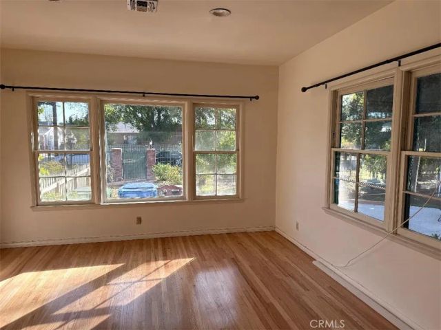 7429 Hesperia, Reseda, CA 91335