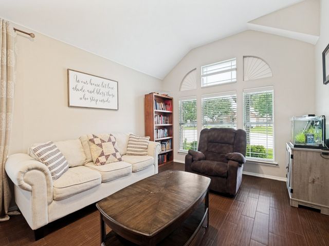 9013 Yosemite Trail, Cross Roads, TX 76227