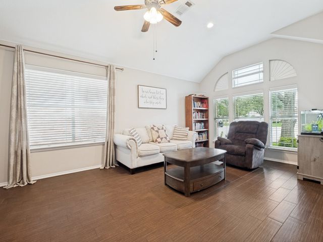 9013 Yosemite Trail, Cross Roads, TX 76227