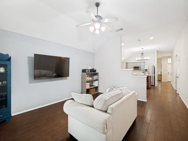 9013 Yosemite Trail, Cross Roads, TX 76227