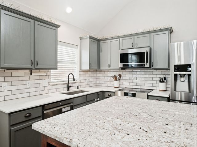 9013 Yosemite Trail, Cross Roads, TX 76227