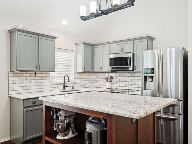 9013 Yosemite Trail, Cross Roads, TX 76227