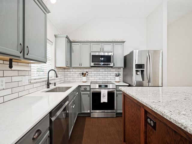 9013 Yosemite Trail, Cross Roads, TX 76227