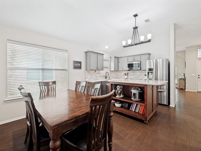 9013 Yosemite Trail, Cross Roads, TX 76227