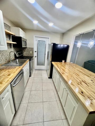 1631 NW 46th Ave 119, Lauderhill, FL 33313