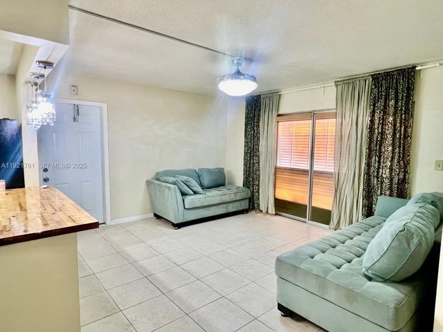 1631 NW 46th Ave 119, Lauderhill, FL 33313