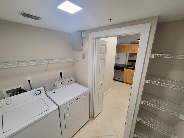 6418 EMERALD DUNES Drive 201, West Palm Beach, FL 33411