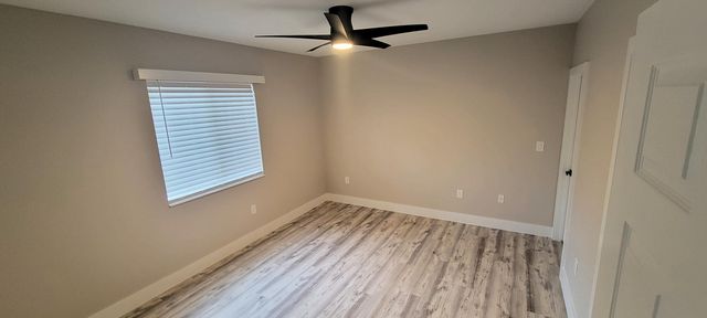 6418 EMERALD DUNES Drive 201, West Palm Beach, FL 33411