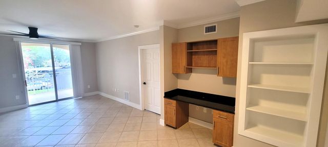 6418 EMERALD DUNES Drive 201, West Palm Beach, FL 33411