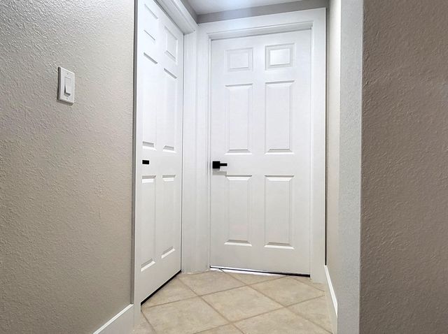 6418 EMERALD DUNES Drive 201, West Palm Beach, FL 33411