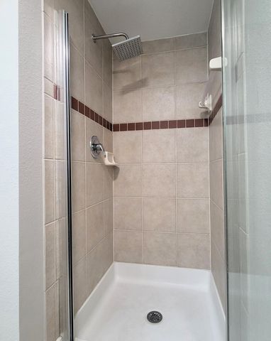 6418 EMERALD DUNES Drive 201, West Palm Beach, FL 33411