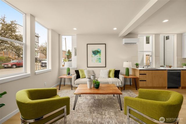 906 A 28th Avenue S, Seattle, WA 98144