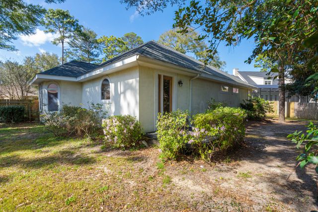 831 Coldwater Creek Circle, Niceville, FL 32578