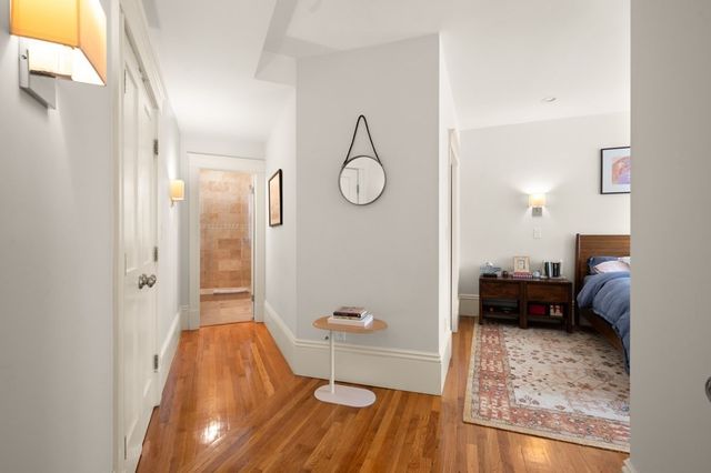 8 Colbourne Cres 3, Brookline, MA 02445