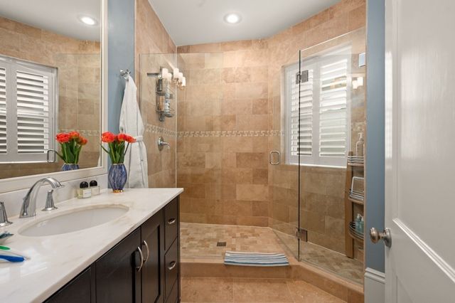 8 Colbourne Cres 3, Brookline, MA 02445