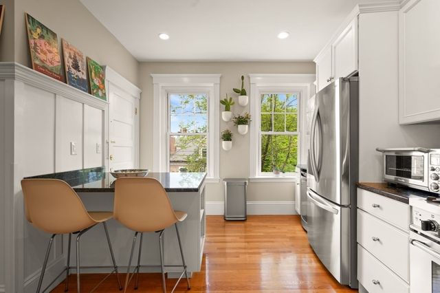 8 Colbourne Cres 3, Brookline, MA 02445