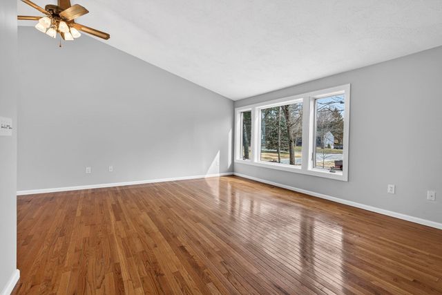 23 Radcliffe Drive, Milford, NH 03055