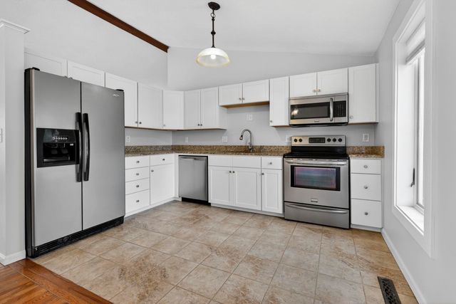 23 Radcliffe Drive, Milford, NH 03055