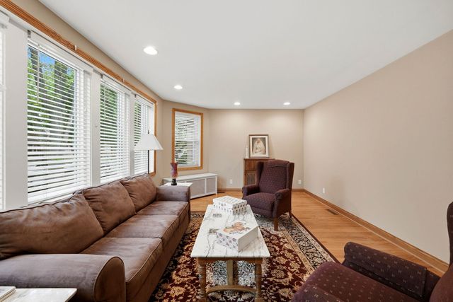 3505 N Nottingham Avenue, Chicago, IL 60634