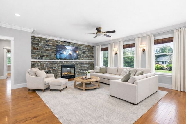 37 Mayflower Road, Winchester, MA 01890