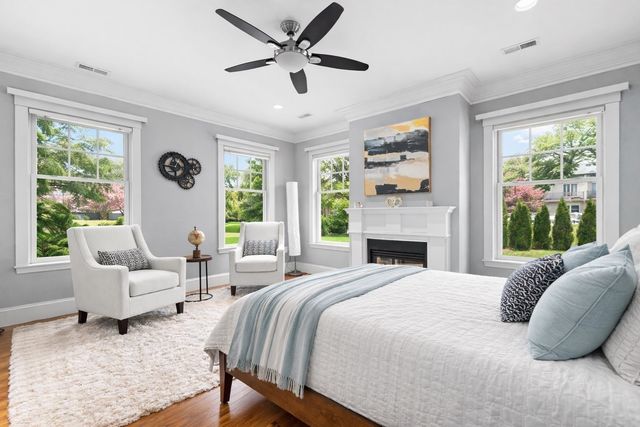 37 Mayflower Road, Winchester, MA 01890