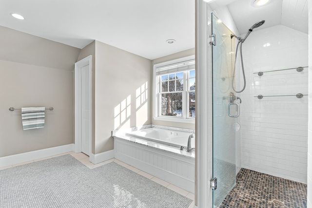 37 Mayflower Road, Winchester, MA 01890