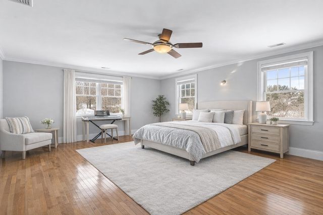 37 Mayflower Road, Winchester, MA 01890